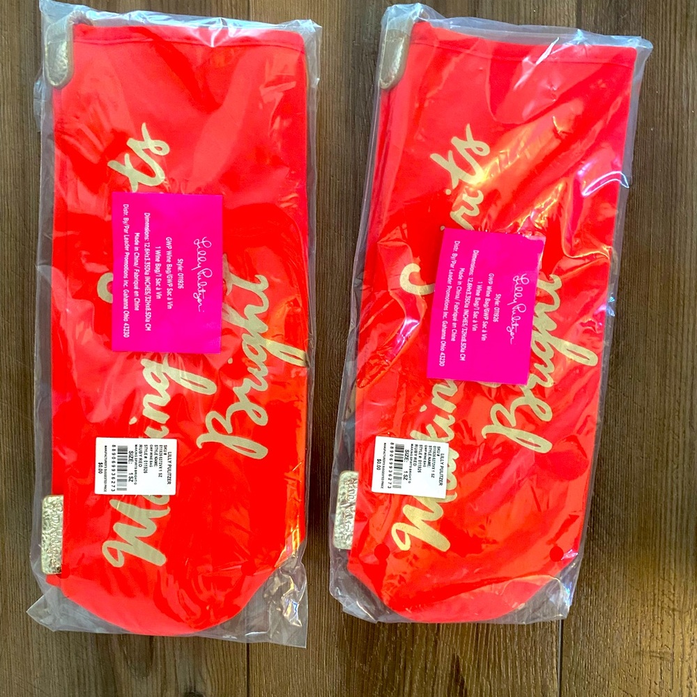 Lilly Pulitzer NEW Set of 2 wine holiday holder bags NWT